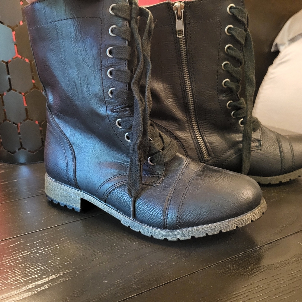 Rampage Jaylee Combat Boots- Lace Up Round Toe- Black- 6.5